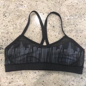 Lululemon sports bra